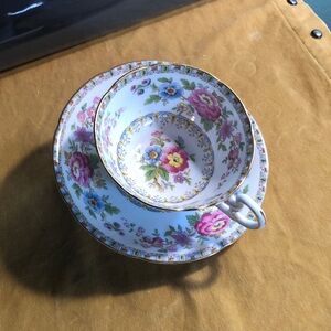Royal Grafton Tea Cup